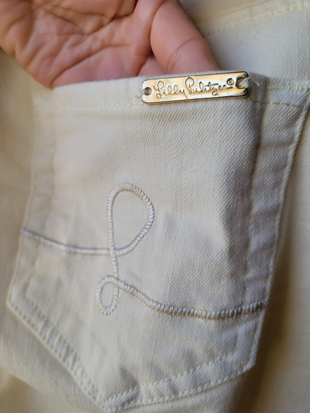 Lilly Pulitzer Pastel Yellow Womens Jeans Frayed Hem Size 10 Gold Tone Logo Mint - Picture 7 of 11